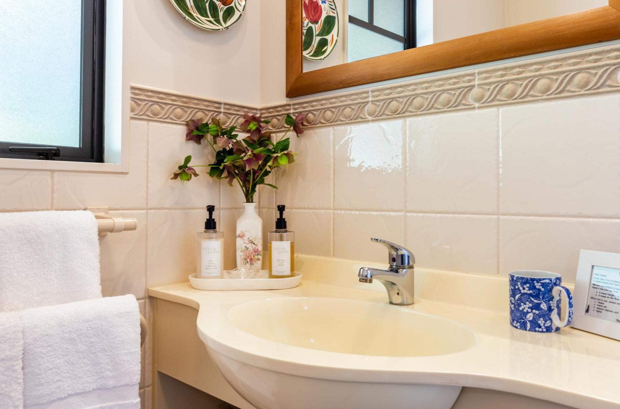 Olive Rabbit - Boutique Bed & Breakfast Turangi Exterior photo